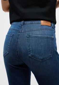 Broeken><noscript><img width=