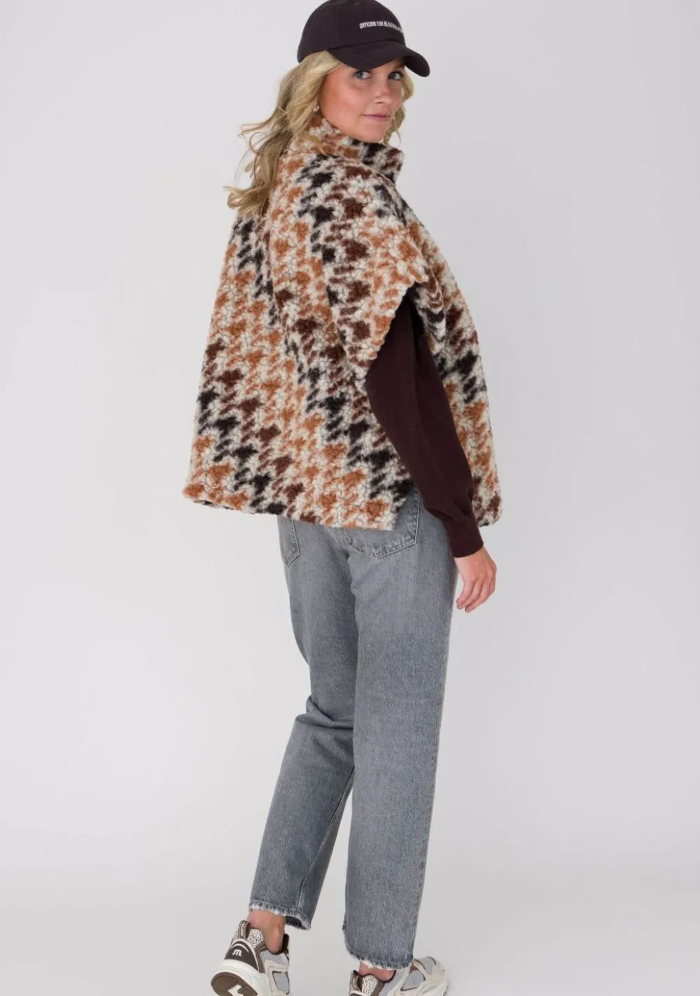 Jassen>ANNA VAN TOOR BODYWARMER Bruin