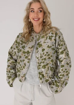 Blazers & Jasjes|Jassen><noscript><img width=