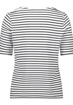 Shirts><noscript><img width=