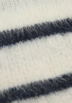 Truien><noscript><img width=