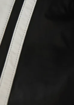 Blazers & Jasjes|Jassen><noscript><img width=