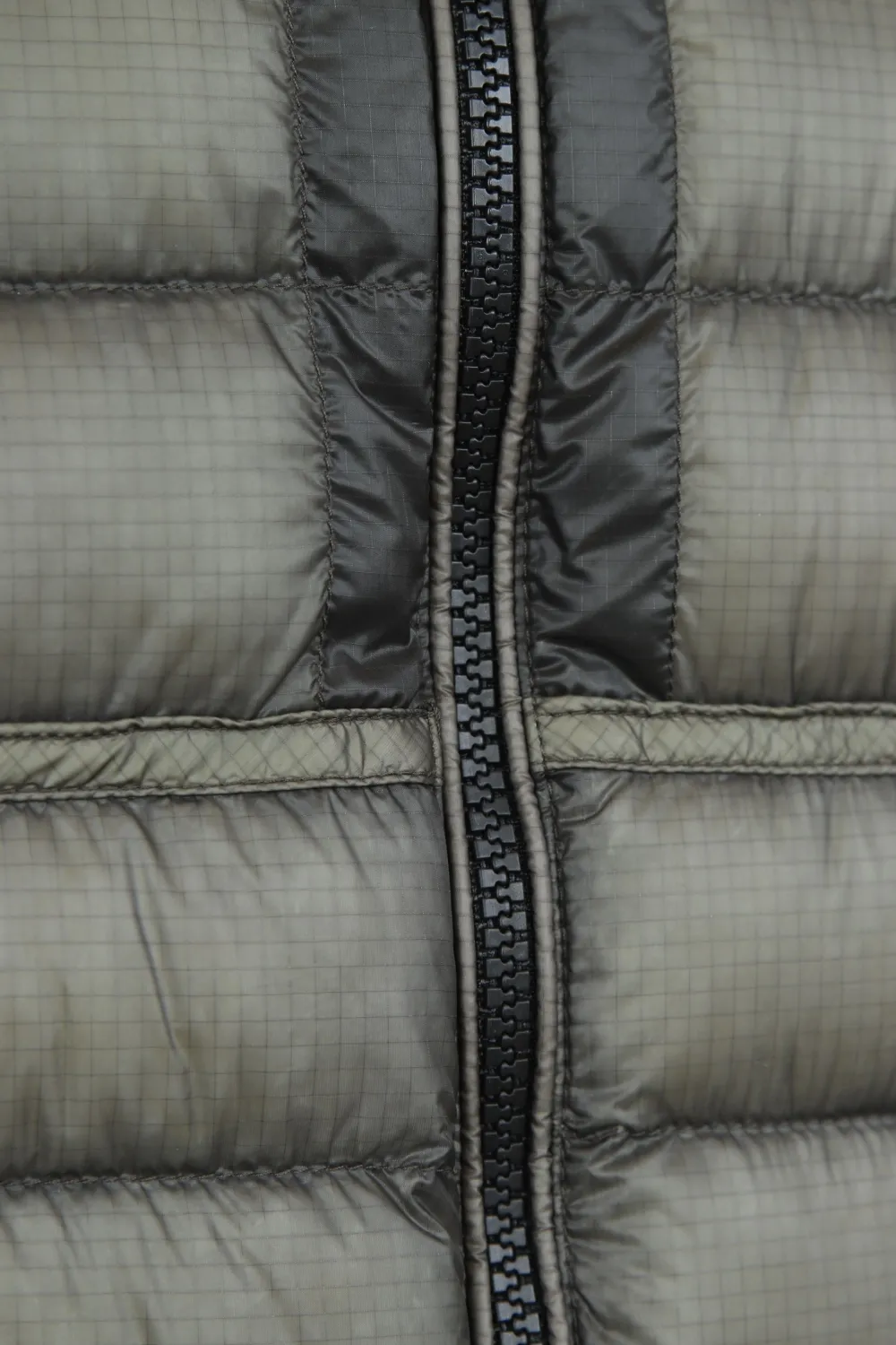 Jassen|Bodywarmers>C.P. COMPANY BODYWARMER Grijs