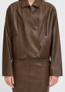 Blazers & Jasjes|Jassen><noscript><img width=