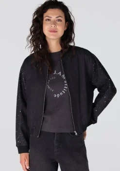 Blazers & Jasjes|Jassen><noscript><img width=