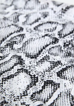 Shirts><noscript><img width=