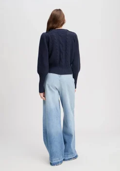 Truien><noscript><img width=