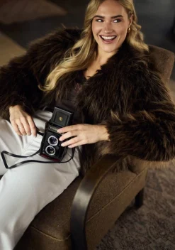 Blazers & Jasjes><noscript><img width=