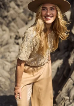 Truien><noscript><img width=