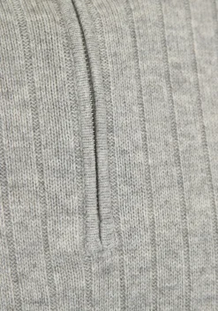 Truien><noscript><img width=