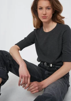 Truien><noscript><img width=