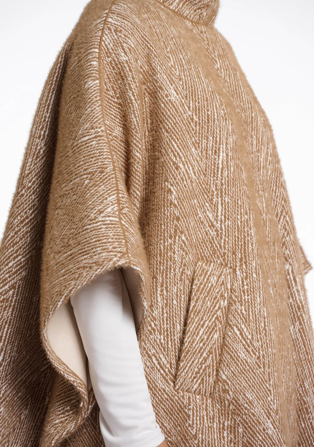 Truien>RINO EN PELLE PONCHO Beige