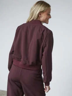 Blazers & Jasjes><noscript><img width=