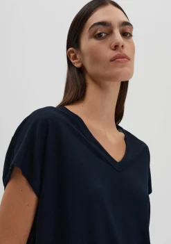 Shirts><noscript><img width=