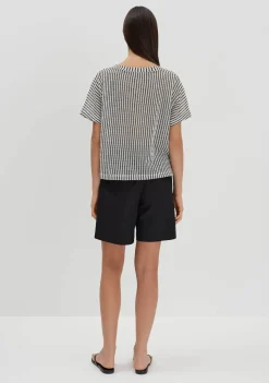 Truien><noscript><img width=