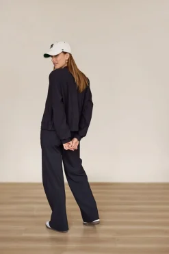 Blazers & Jasjes|Jassen><noscript><img width=