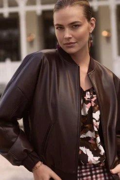 Blazers & Jasjes|Jassen><noscript><img width=