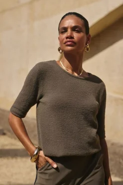 Truien><noscript><img width=