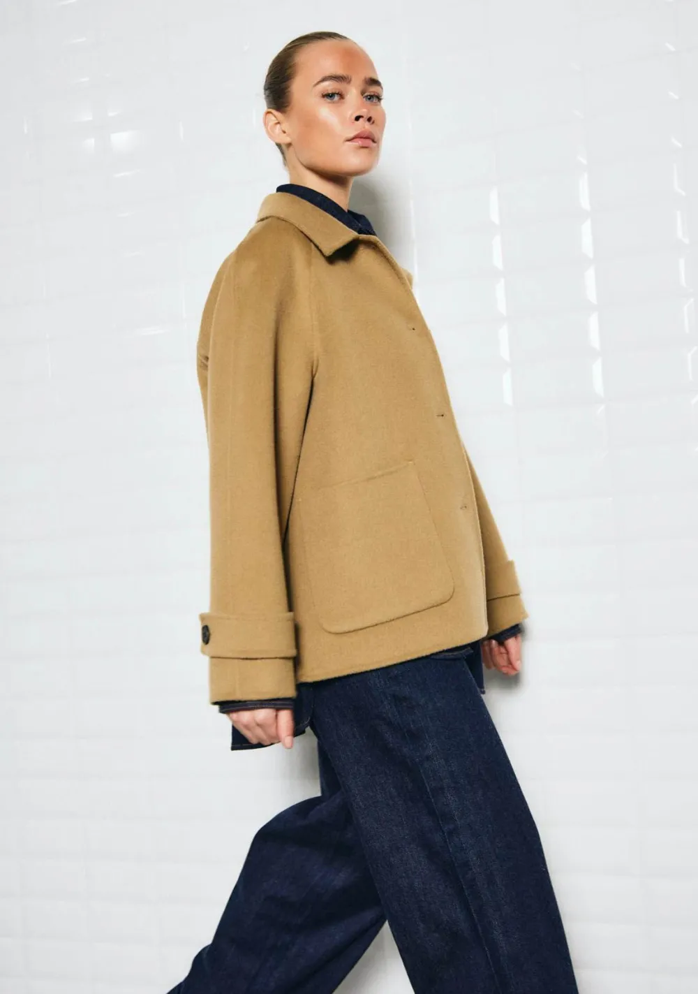 Winterjassen>WITH BLACK MANTEL Beige