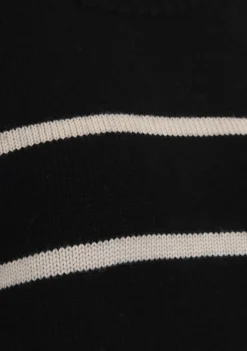 Truien><noscript><img width=