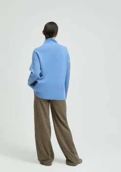 Truien><noscript><img width=