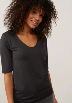 Shirts><noscript><img width=