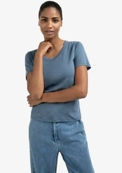 Shirts><noscript><img width=