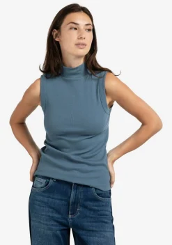 Shirts><noscript><img width=